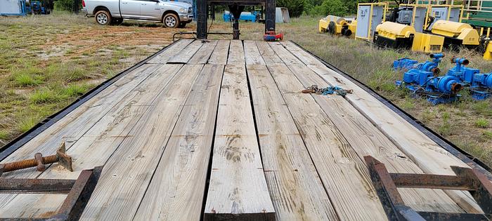 Used Gooseneck Equipment Trailer 3 Axle (21,000 lb)