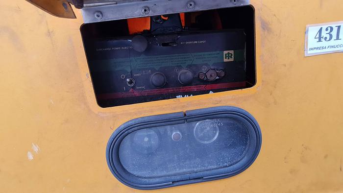 Usato 2008 Moto compressore carrellato Ingersoll Rand P85W 40 L/S