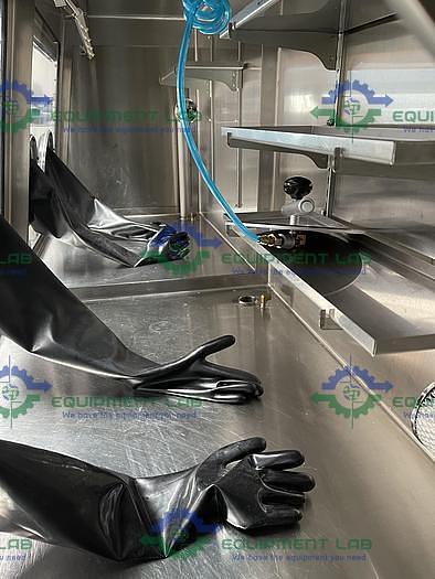 Used VAC Nexus 100039 Four Glove Chamber w/ VAC TE555 Monitor and Edwards RV12