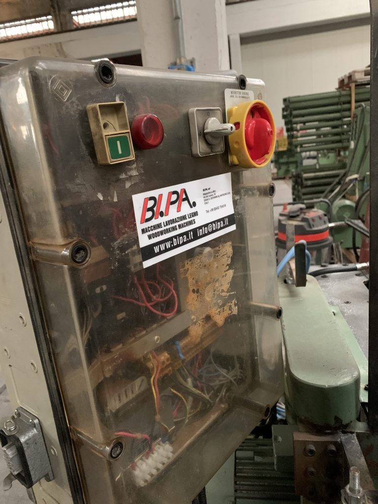 Used Troncatore caricatore per scorniciatrice, marca Friulmac modello FN3