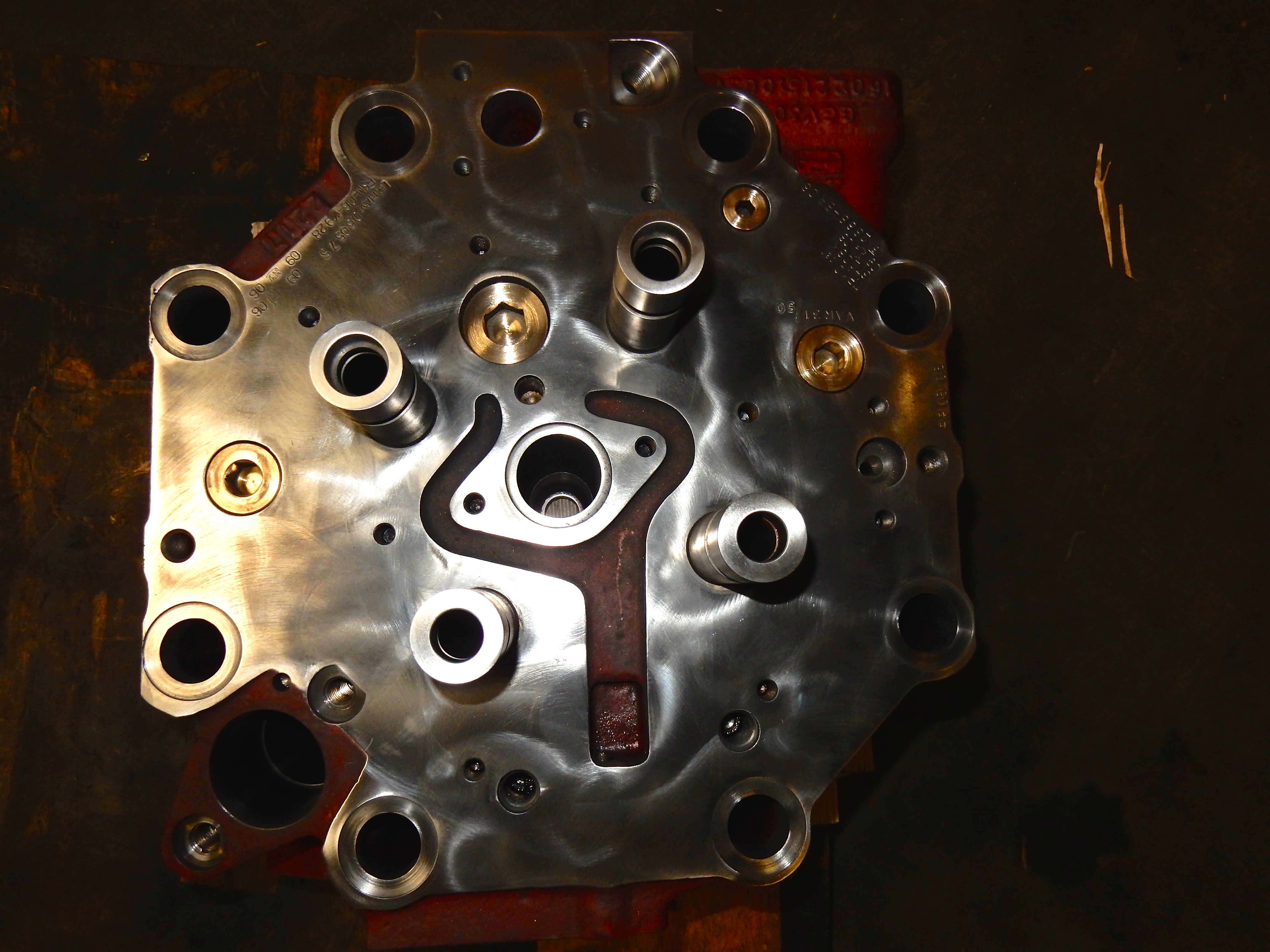 Used 2006/2007 CYLINDER HEADS MAK 453C