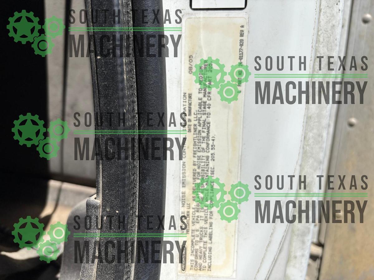 Used USED Freightliner 24' Box Truck