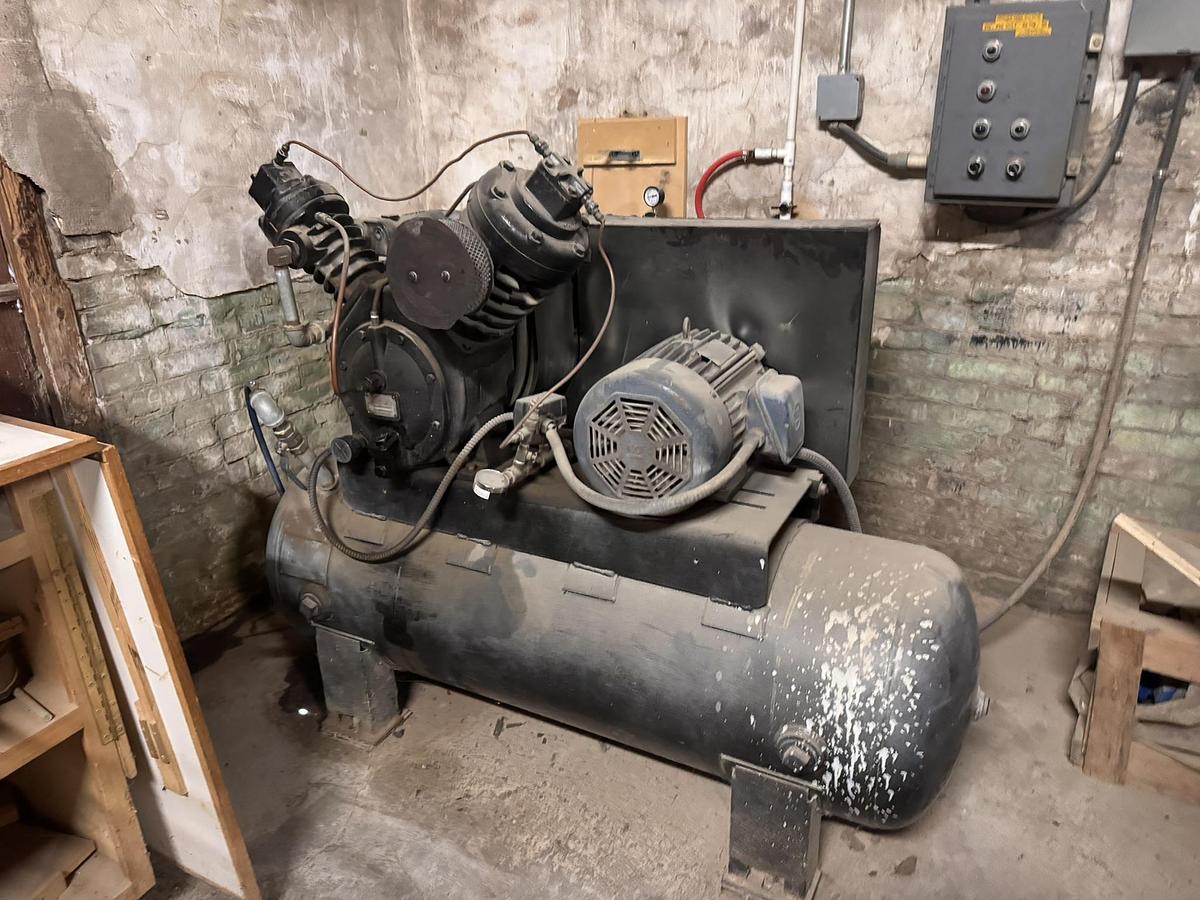 Used Ingersoll Rand 71T2-10D3 T30 Air Compressor