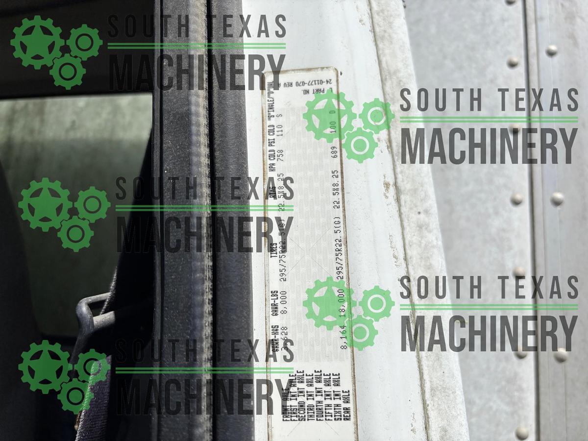 Used USED Freightliner 24' Box Truck