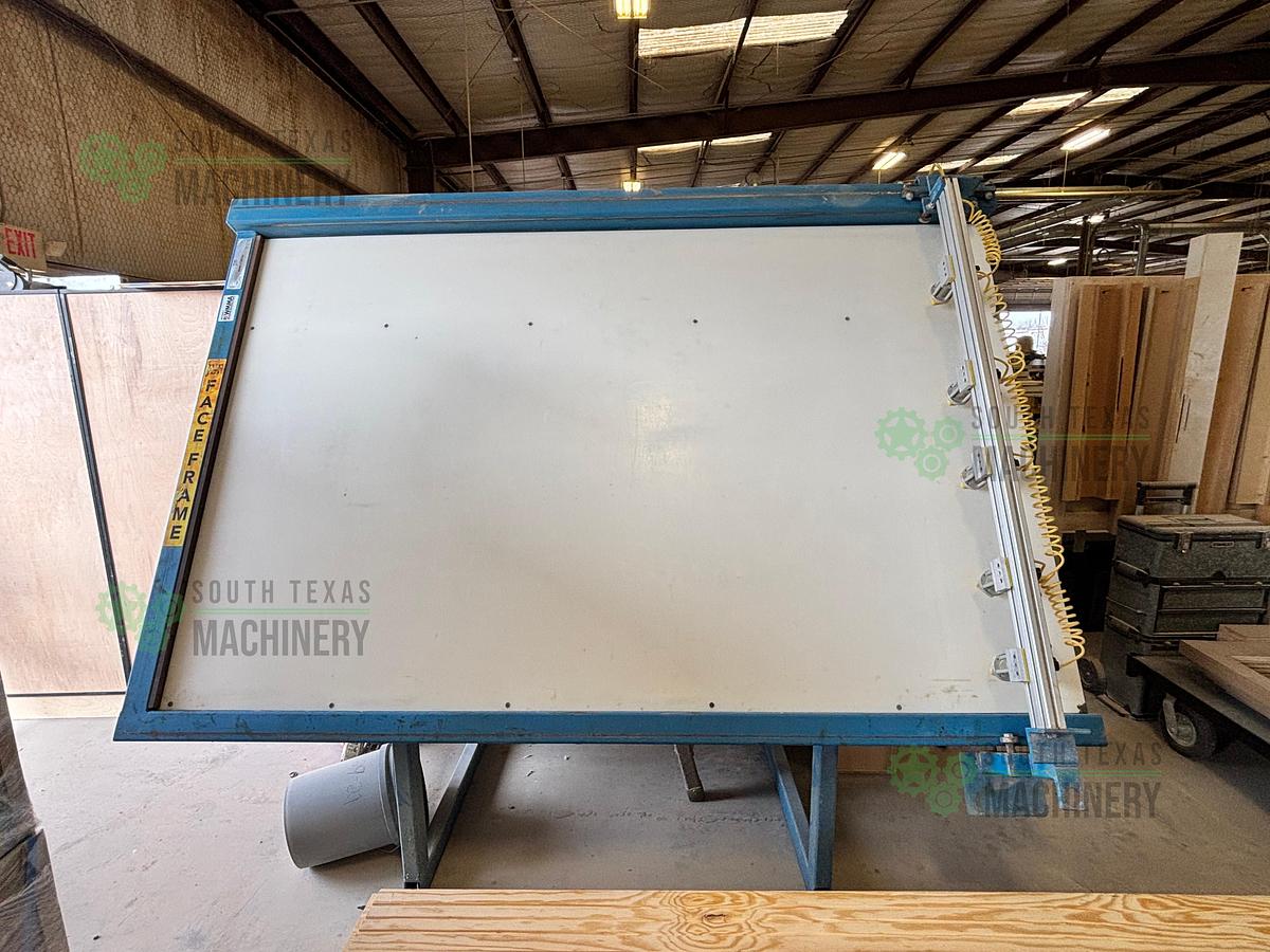Used USED JLT Face Frame Table