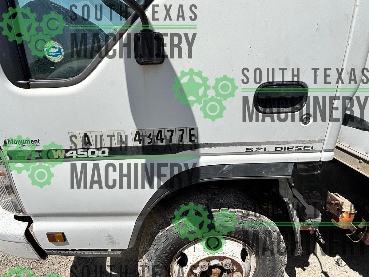 Used USED Isuzu 16' Box truck