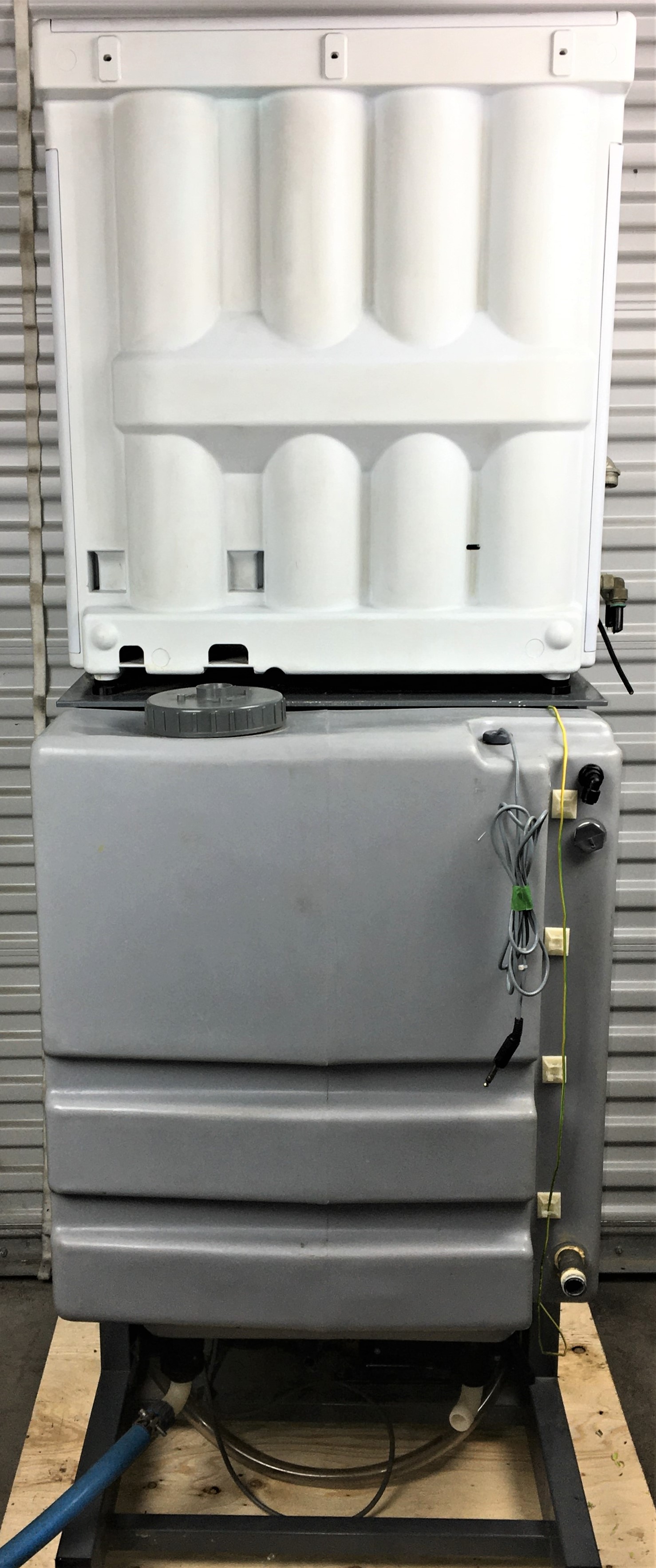 Used Millipore Elix 20 with SDS-200 Water Purification System