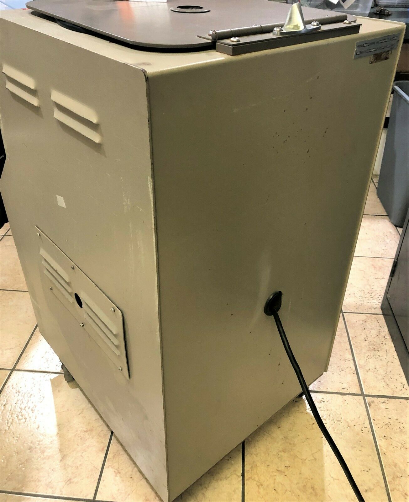 Used IEC CS Centrifuge with IEC 907 Swing-Out Rotor (6 x 100mL)