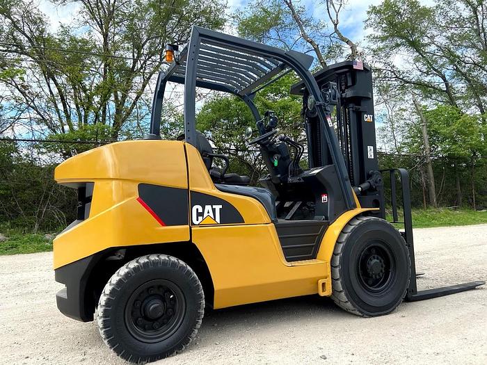 Used 2013 MITSUBISHI FD40N1 PNEUMATIC FORKLIFT