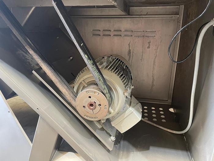 Gebruikt 2011 FAM Snijmachine/ snijder/ gevogelte & vlees, type: YURAN