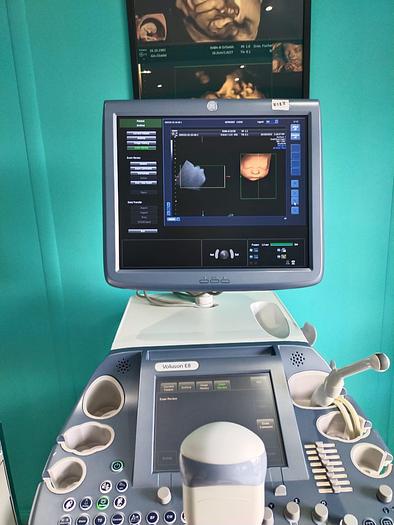 Gebraucht GE Voluson E8 Flachbildschirm Ultraschallgerät inkl. IC5-9-D Sonde und Sony UP-D897 Drucker Ultrasound