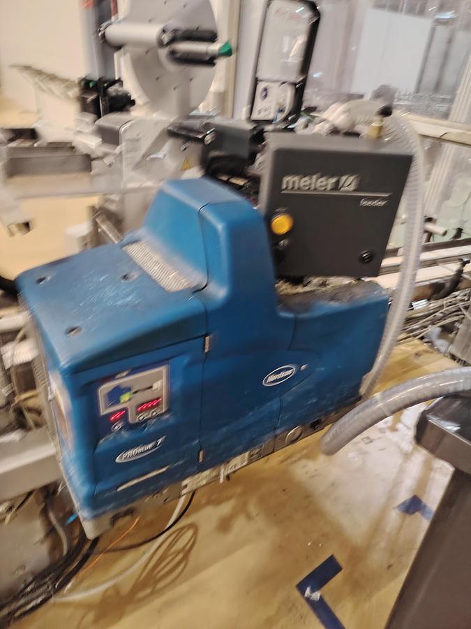 D'occasion Fermeuse automatique CERMEX (intégrée avec un système de collage Nordson ProBlue 7)