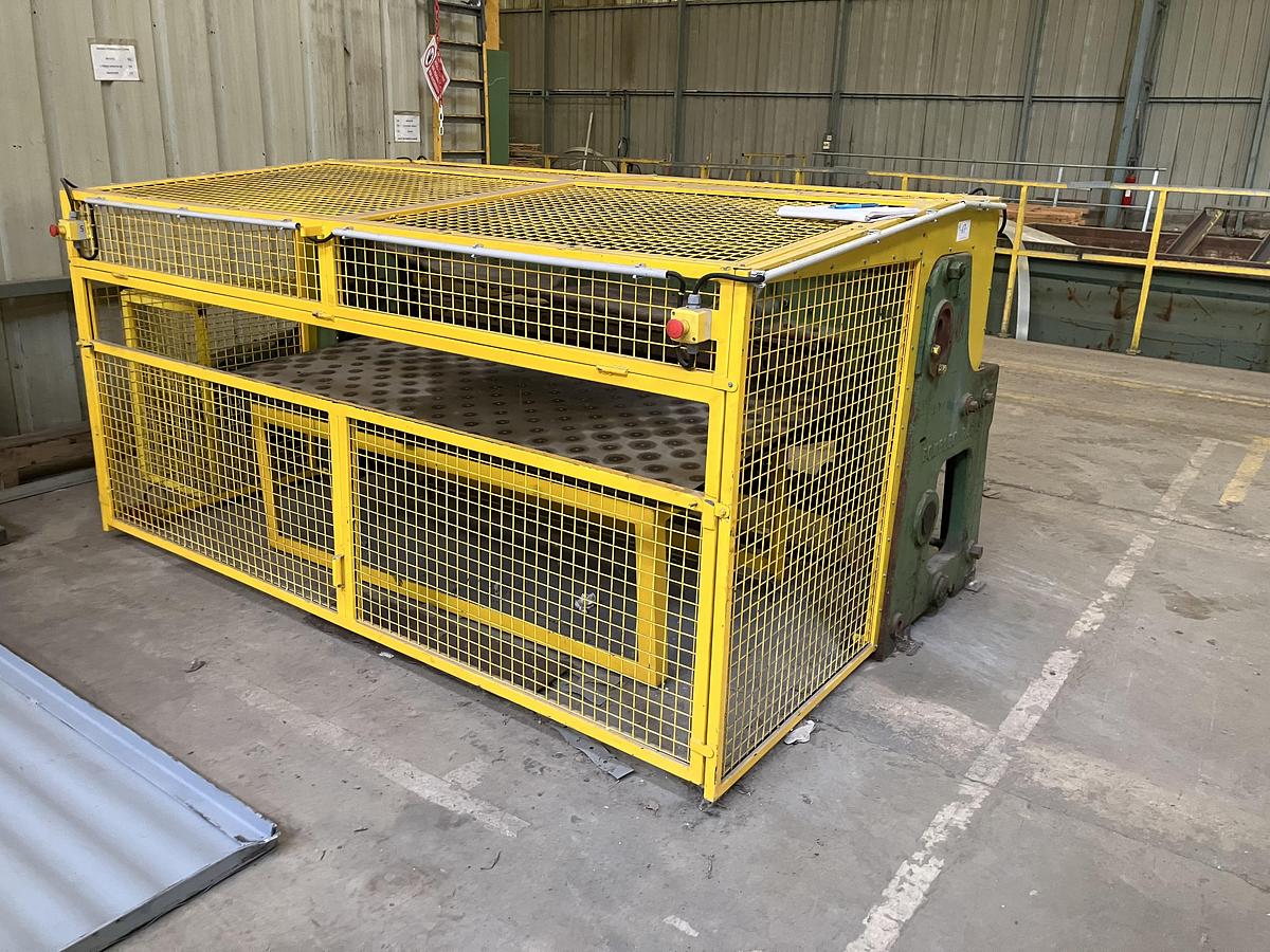 D'occasion Cisaille hydraulique pour tôles ondulées