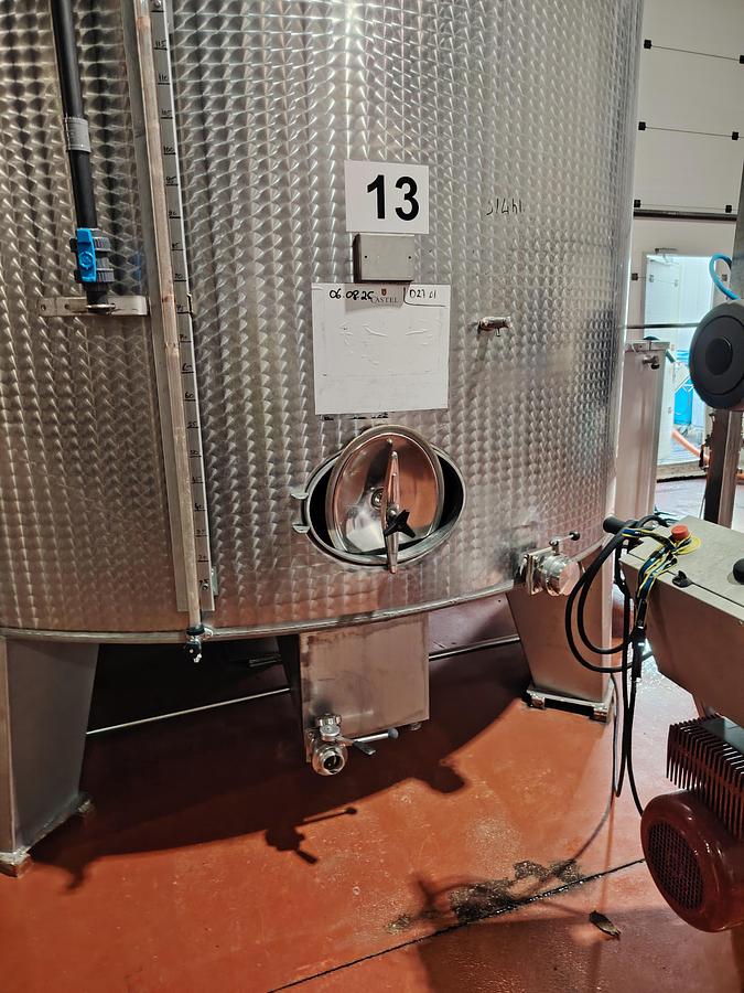 D'occasion Cuve inox 310 HL – Cylindrique sur pieds – Finition gaufrée