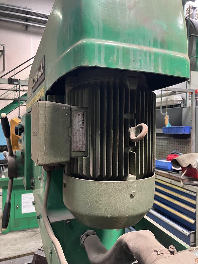 D'occasion Perceuse-fraiseuse à colonne (colonne ronde), semi-automatique