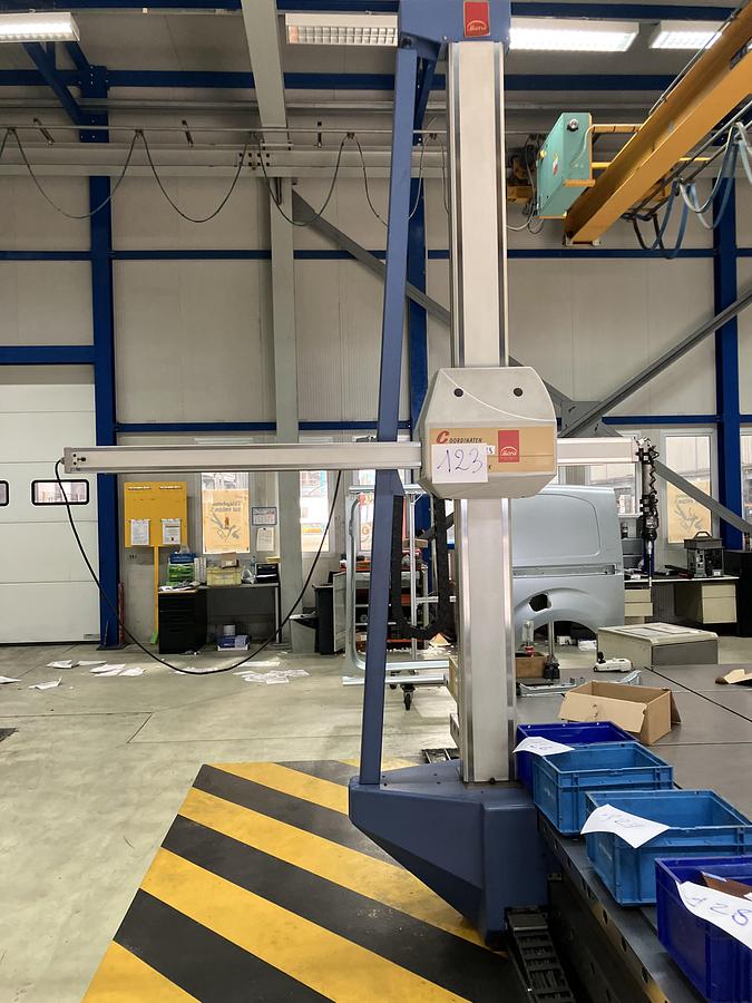 Used Three-dimensional measuring machine