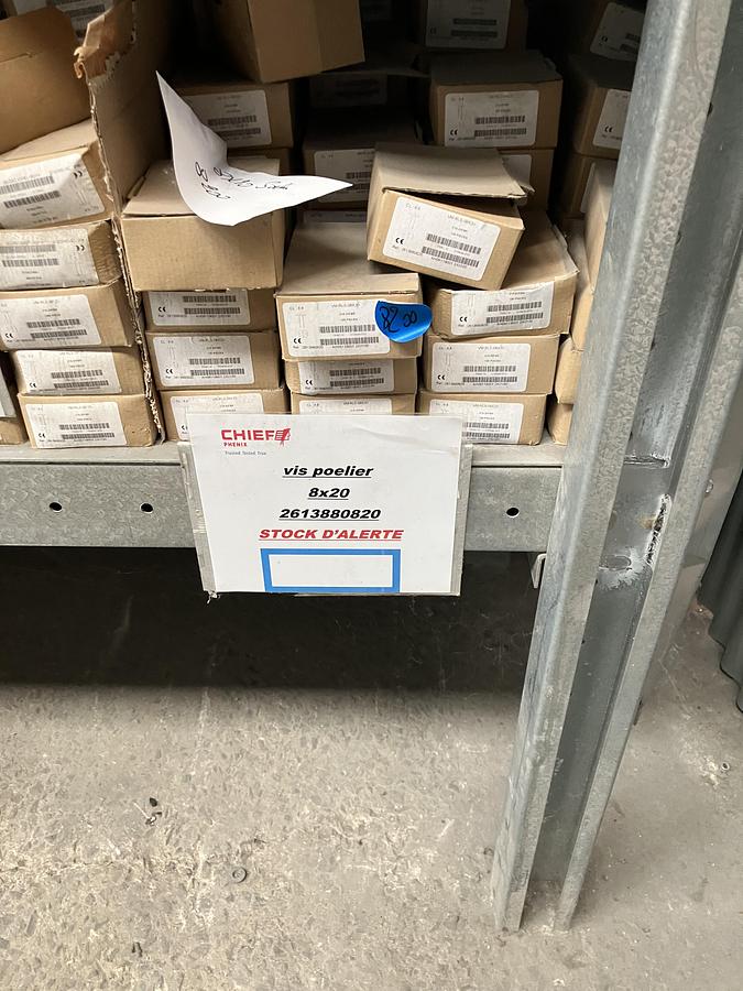 D'occasion Lot de 150 Tonnes de Boulonnerie