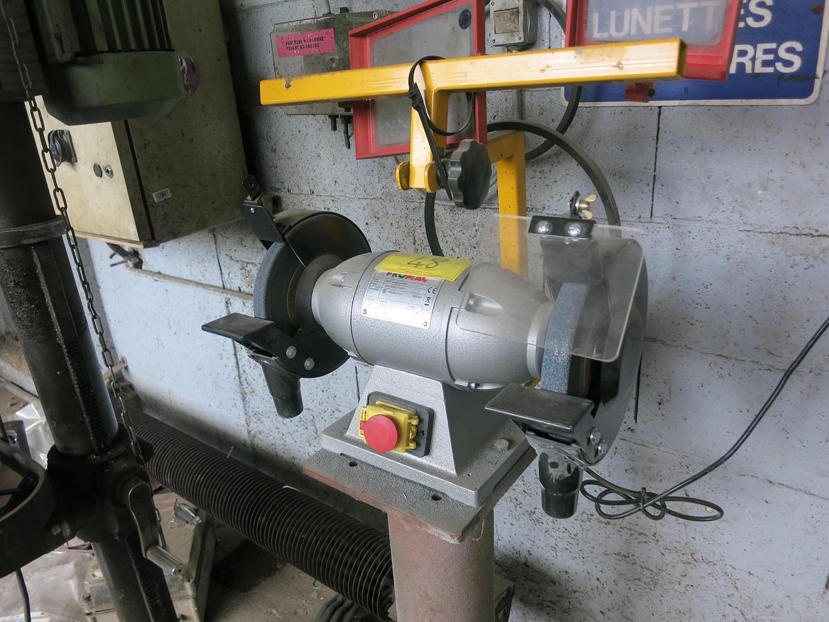 D'occasion Touret à meuler PROMAC 324E-M – 200 mm – 0,45 kW