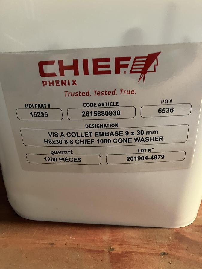 D'occasion Lot de 150 Tonnes de Boulonnerie