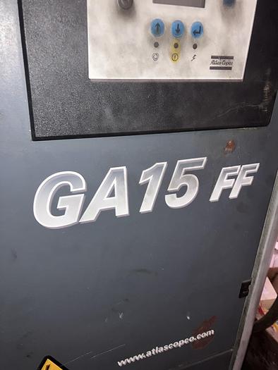 D'occasion Compresseur à vis rotatif lubrifié à l'huile avec sécheur frigorifique intégré