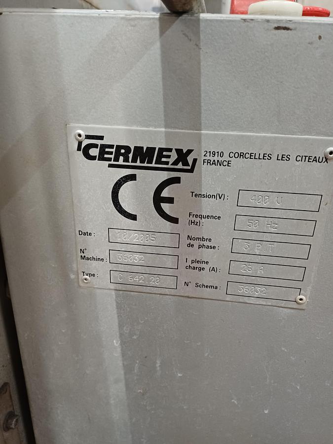 D'occasion Fermeuse automatique CERMEX (intégrée avec un système de collage Nordson ProBlue 7)