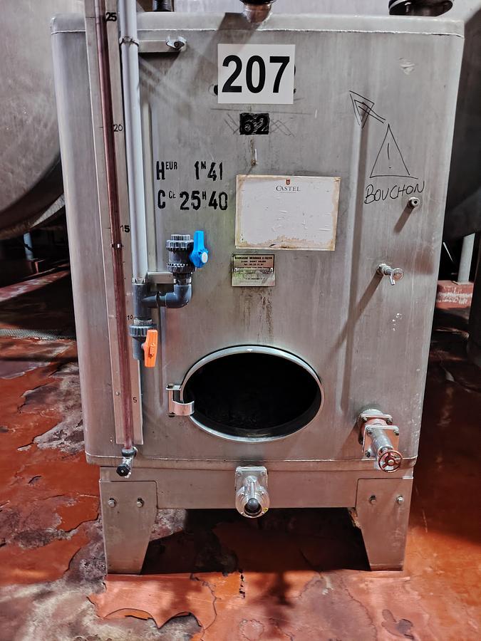 D'occasion Cuve INOX cubique sur socle 25HL