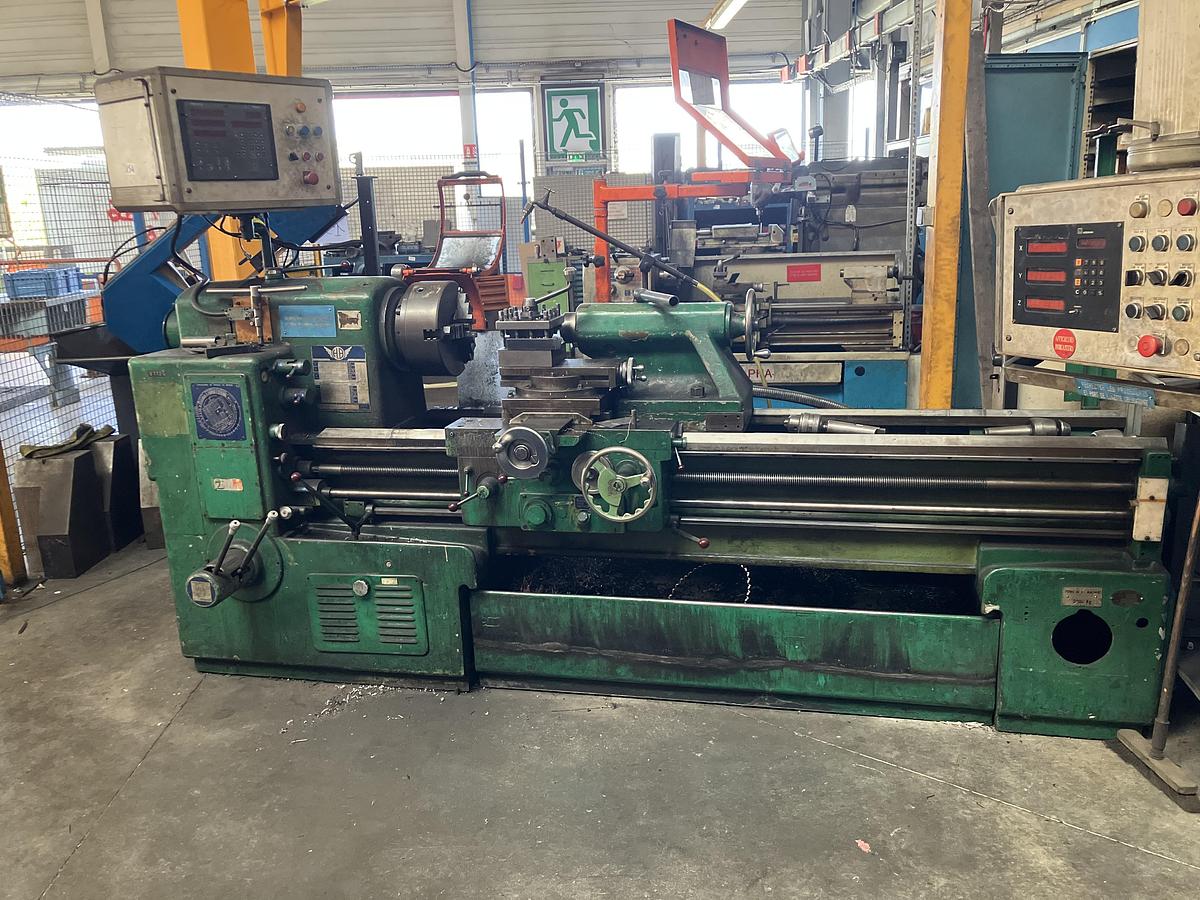 Used CONVENTIONAL LATHE