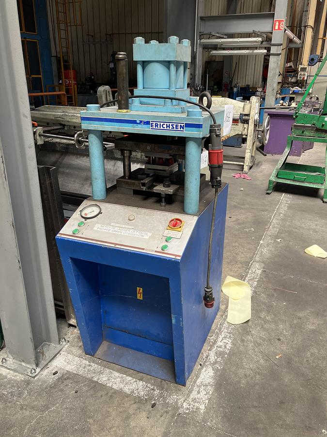 Used Hydraulic forming / stamping press 15T