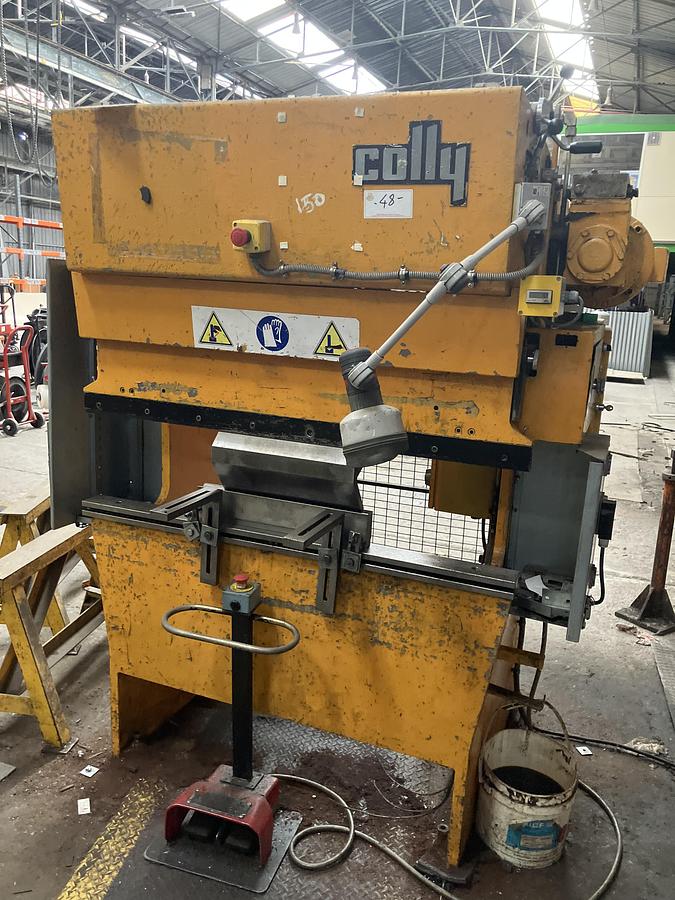 D'occasion Presse Plieuse Hydraulique 30 Tonnes