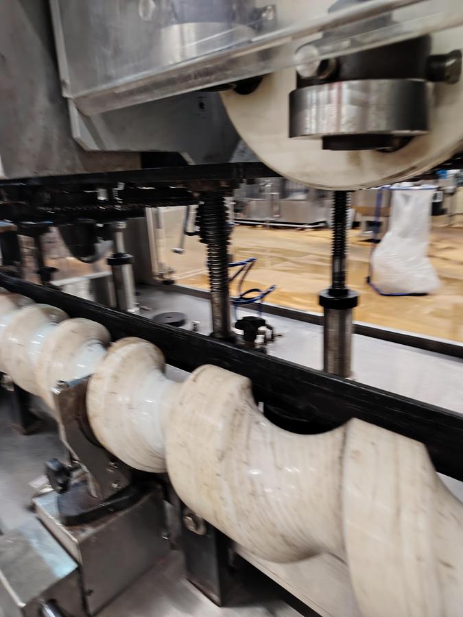 D'occasion Capsuleuse automatique industrielle ROBINO & GALANDRINO POKER Z 9/16