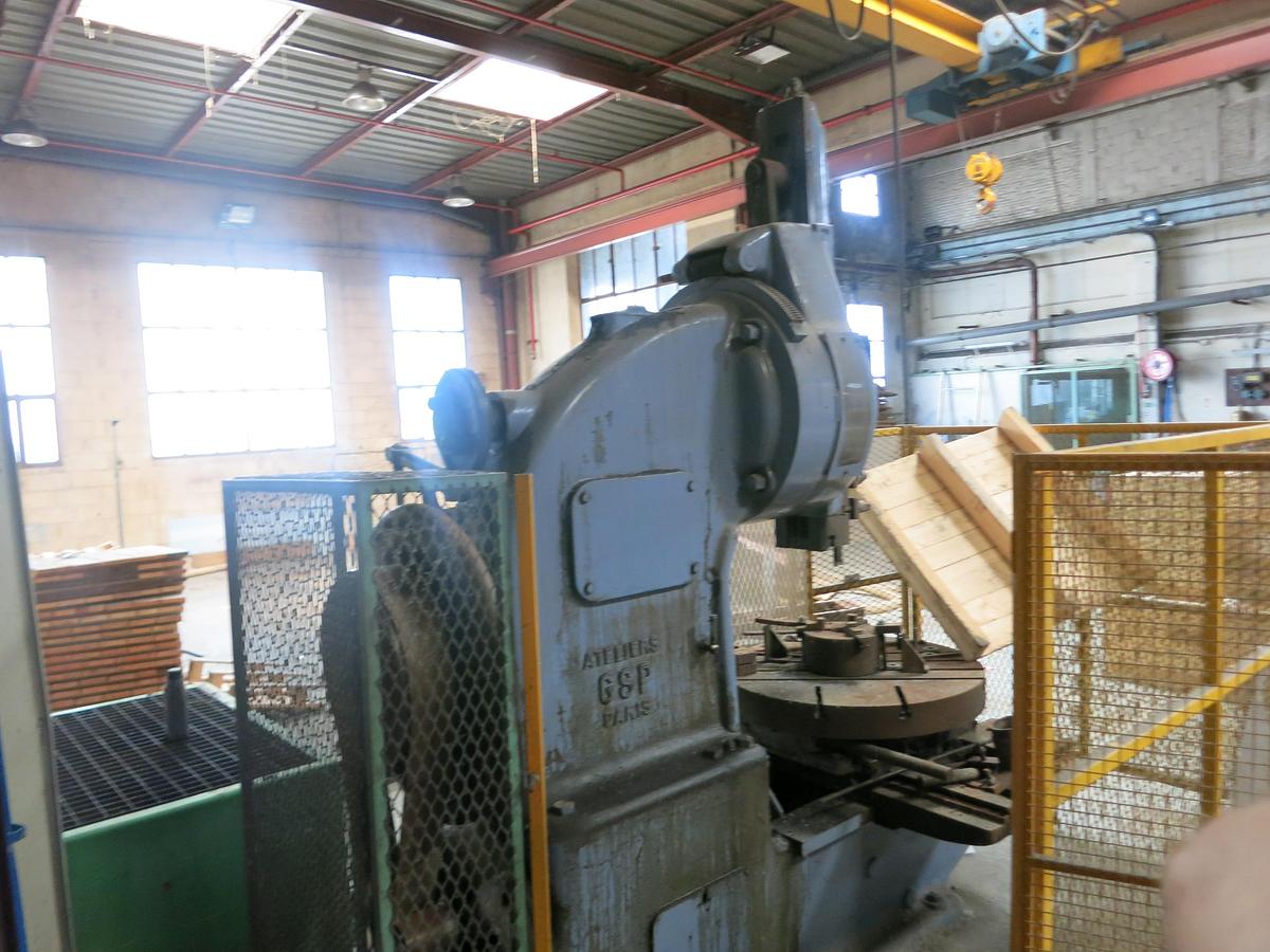 D'occasion Presse mécanique GSP Type 732 – 50 coups/min – Table 400 mm