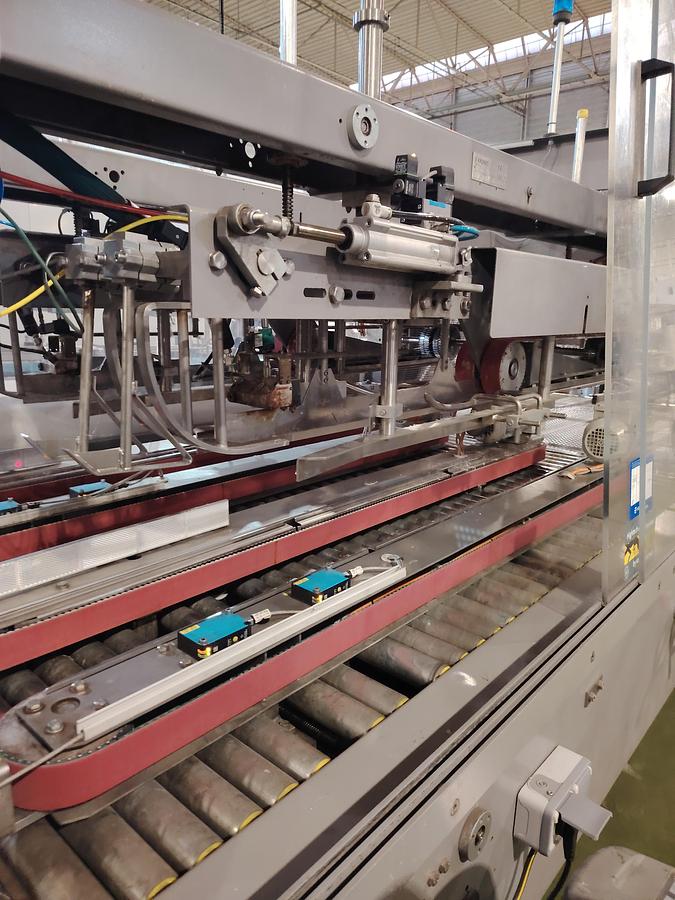 D'occasion Fermeuse de cartons KRONES Variocart – Modèle KRB4153