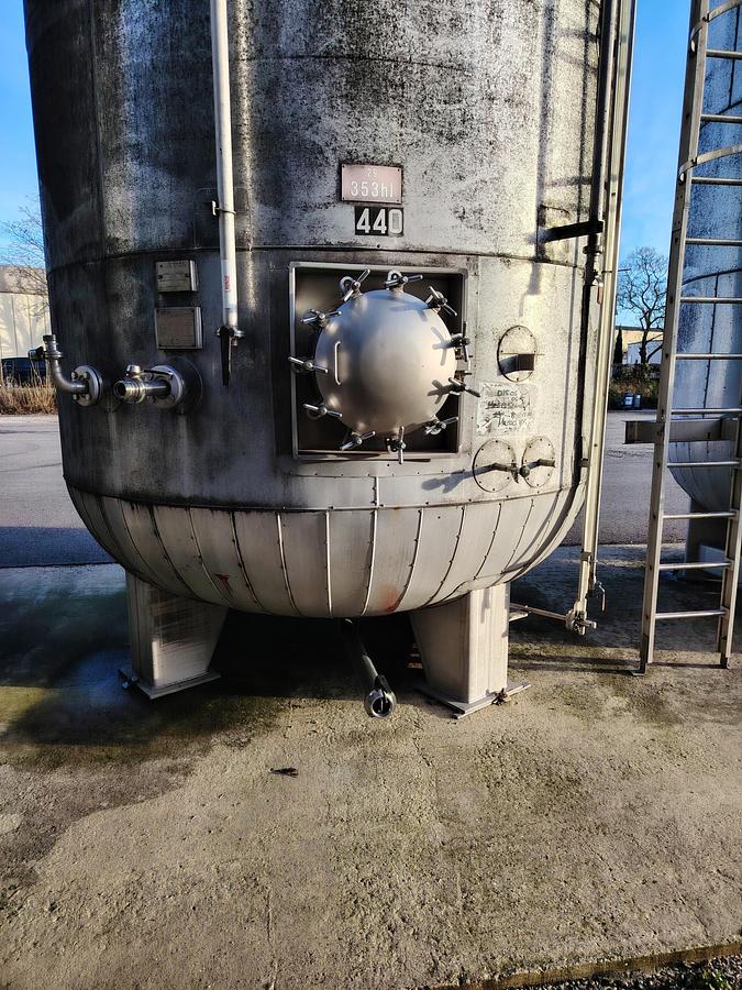 D'occasion Cuve inox 350 HL – Cylindrique sur pieds – Pression / Isolation / Échelle crinoline
