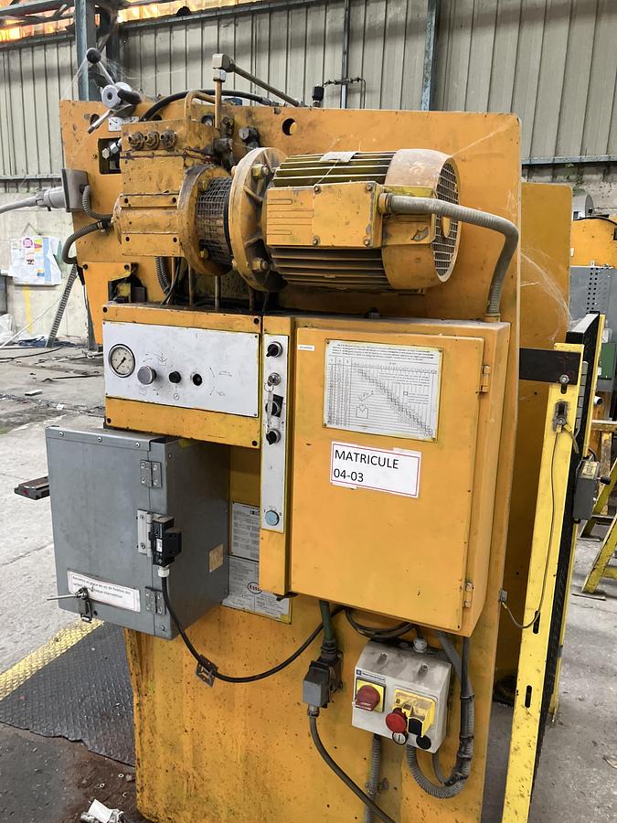 D'occasion Presse Plieuse Hydraulique 30 Tonnes