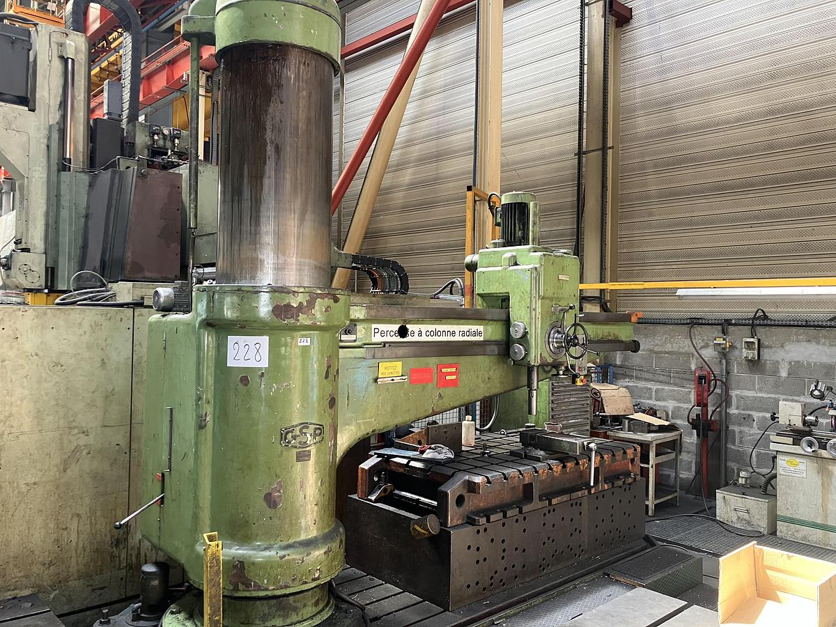 Used Manual universal horizontal/vertical milling machine