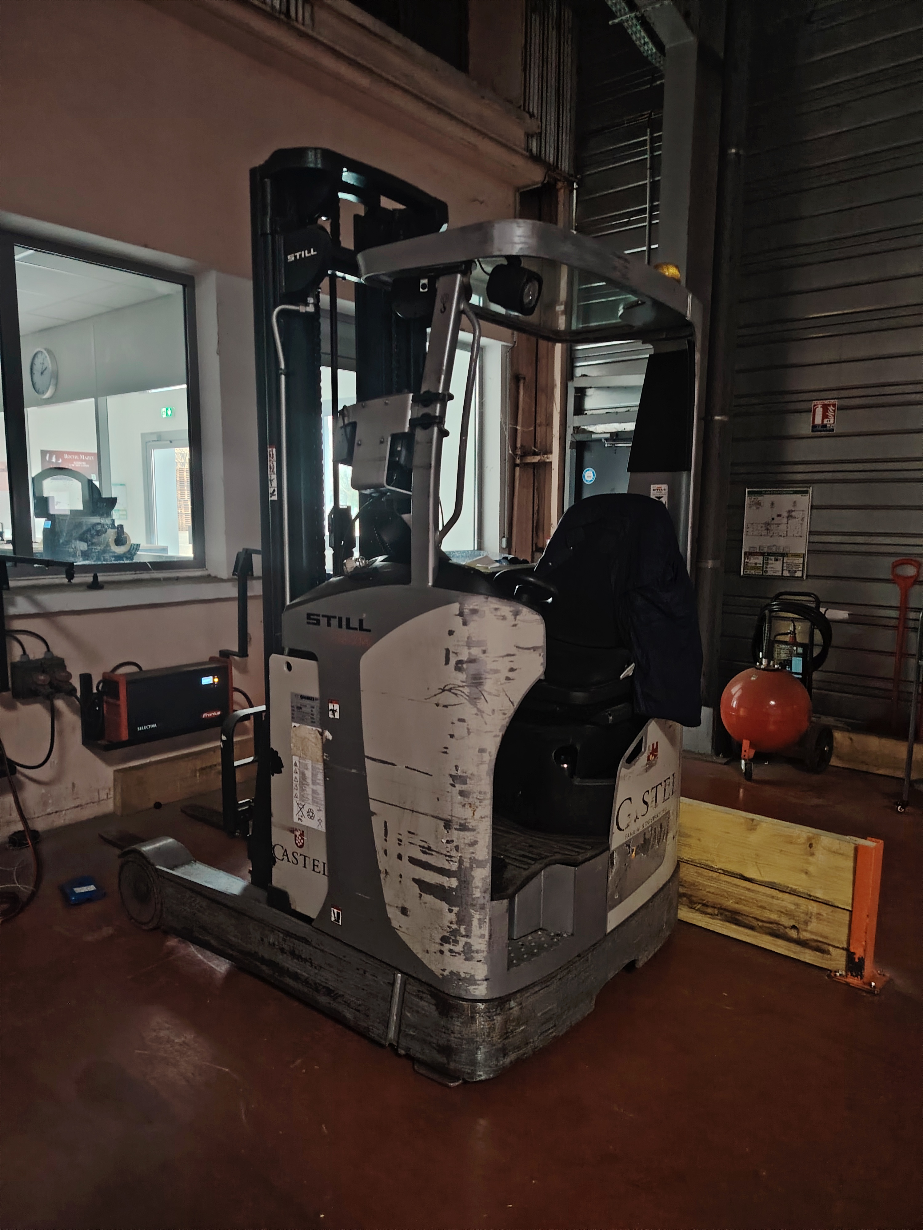 D'occasion Chariot rétractable électrique STILL – 48 V – 1 400 kg – 2019