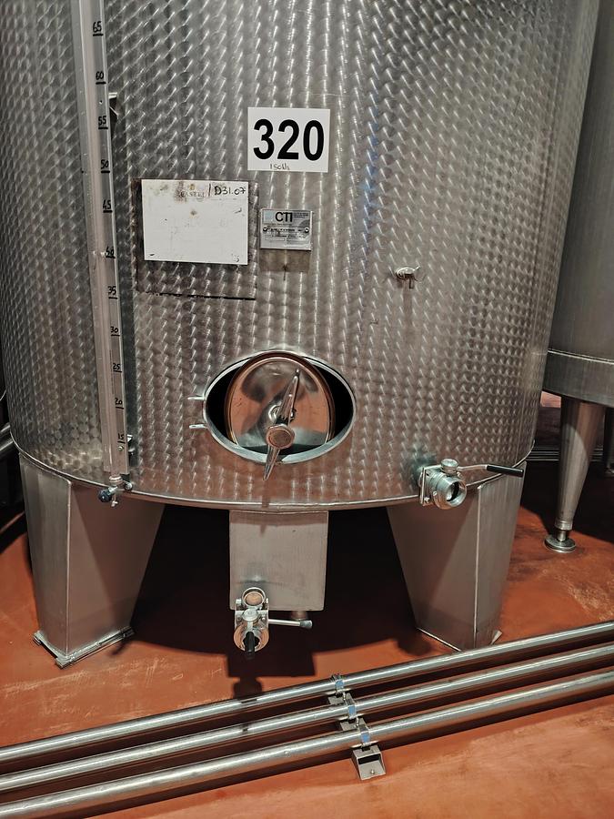 D'occasion Cuve INOX pied finition gauffrée 150HL