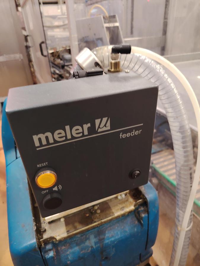 D'occasion Fermeuse automatique CERMEX (intégrée avec un système de collage Nordson ProBlue 7)