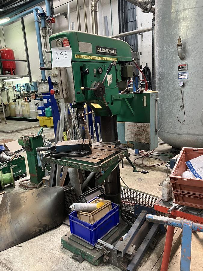 Used Industrial column drilling and light milling machine