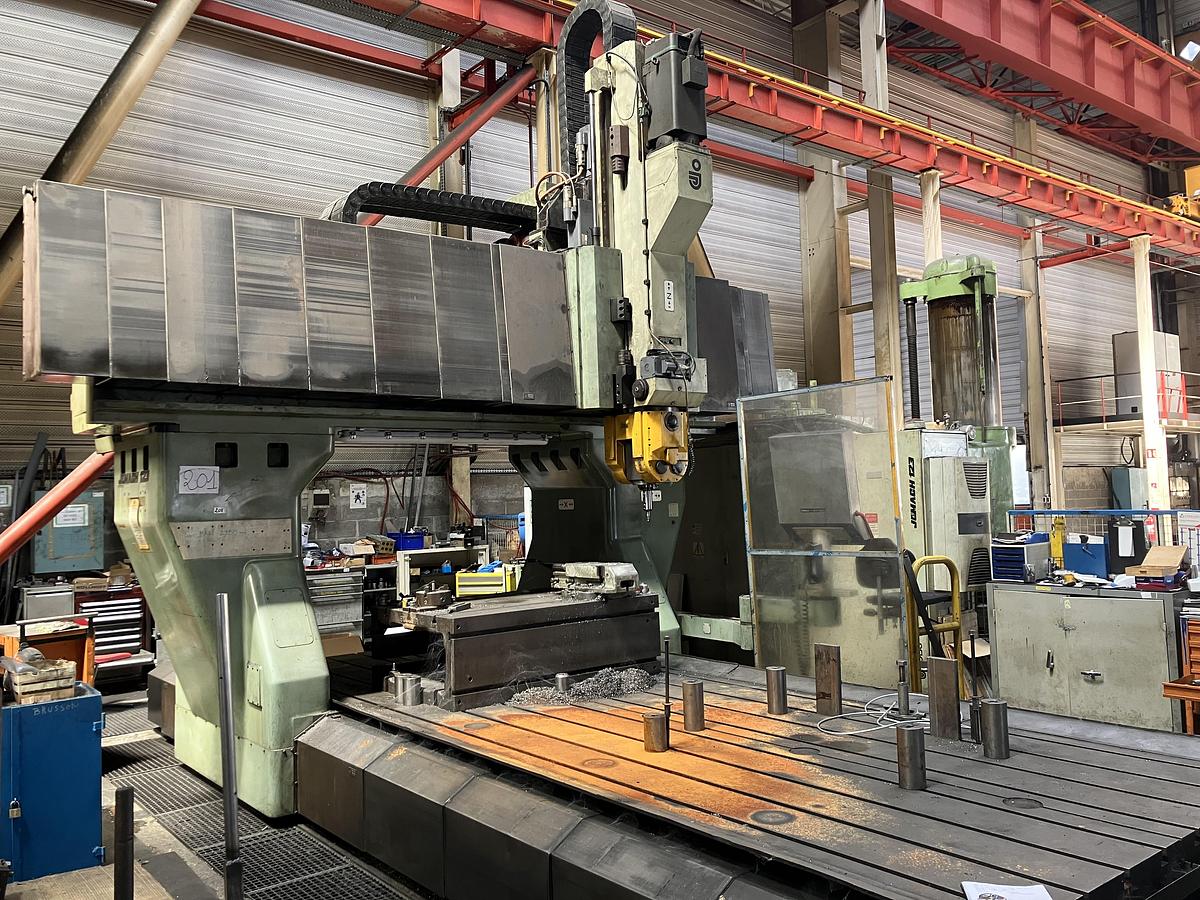 Used GANTRY MILLING MACHINE