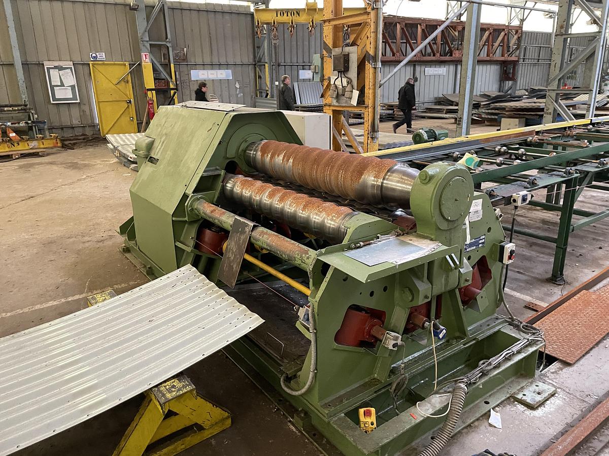 D'occasion Poste de Profilage avec Rouleuse et Presse 1200x8mm