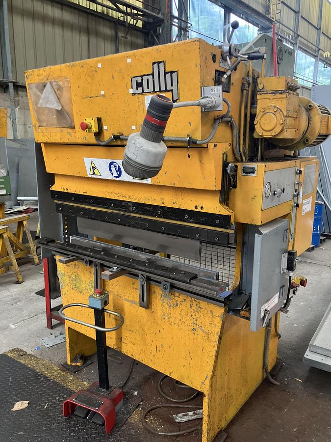 D'occasion Presse Plieuse Hydraulique 30 Tonnes