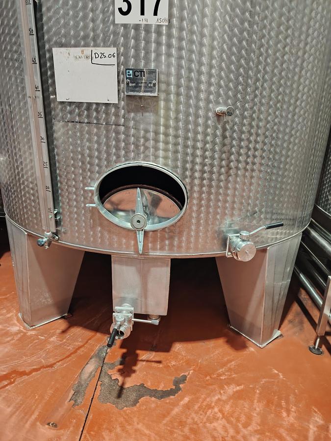 D'occasion Cuve INOX pied finition gauffrée 150HL