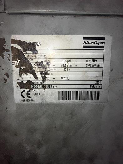 D'occasion Compresseur à vis rotatif lubrifié à l'huile avec sécheur frigorifique intégré