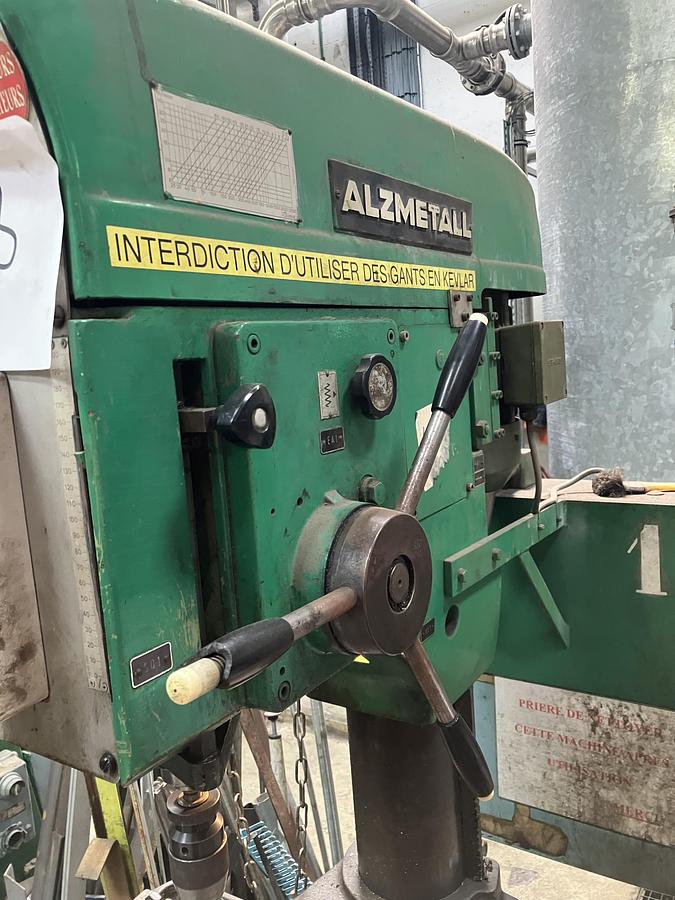 D'occasion Perceuse-fraiseuse à colonne (colonne ronde), semi-automatique