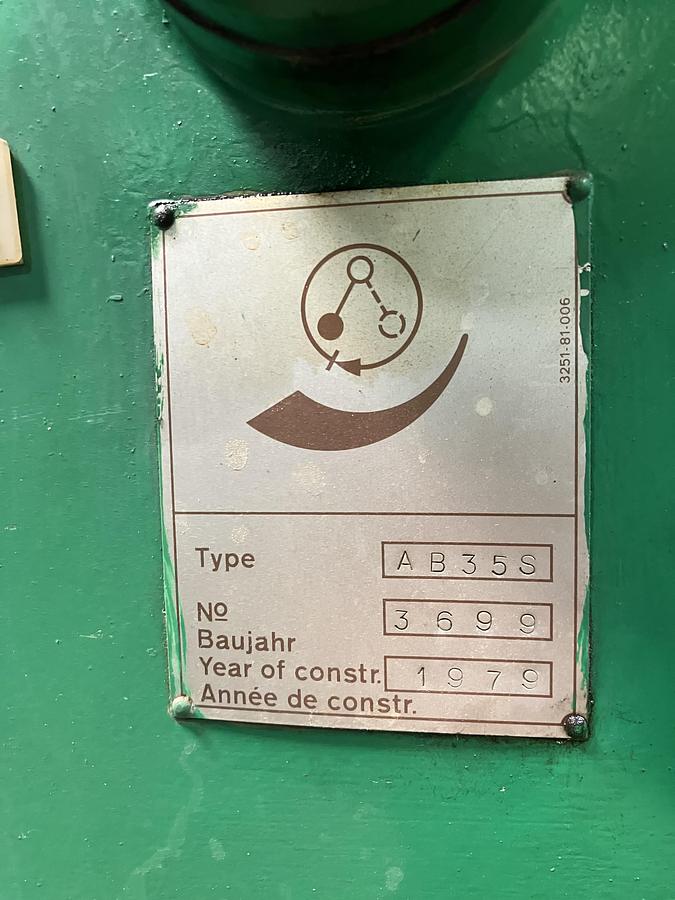 D'occasion Perceuse-fraiseuse à colonne (colonne ronde), semi-automatique