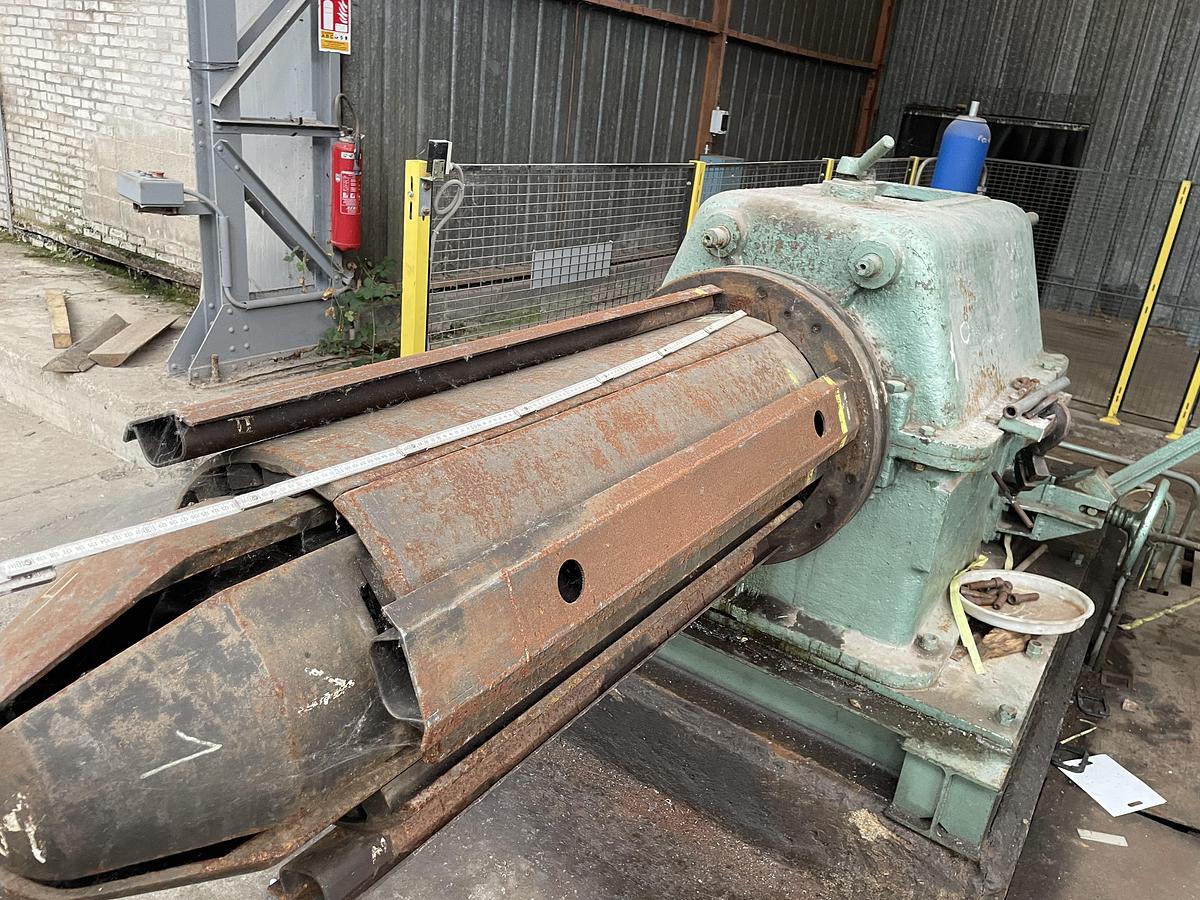 Used Slitting equipment: decoiler / straightener / shear