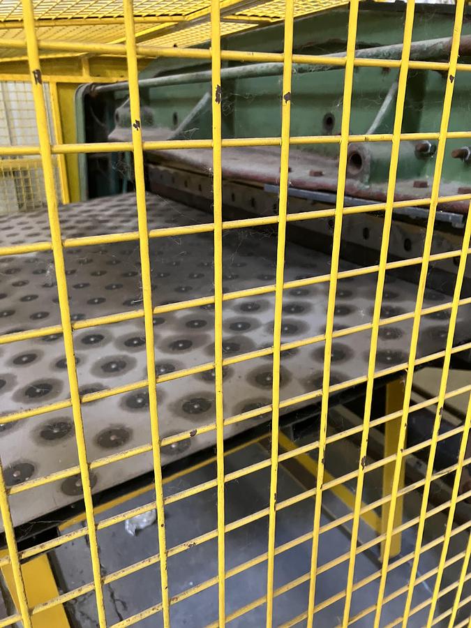 D'occasion Cisaille hydraulique pour tôles ondulées