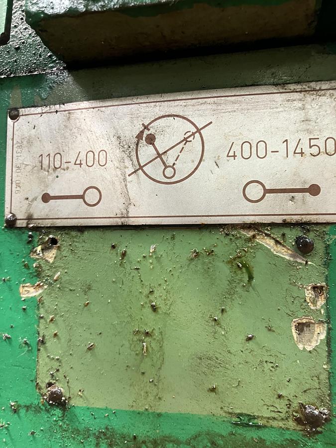 D'occasion Perceuse-fraiseuse à colonne (colonne ronde), semi-automatique