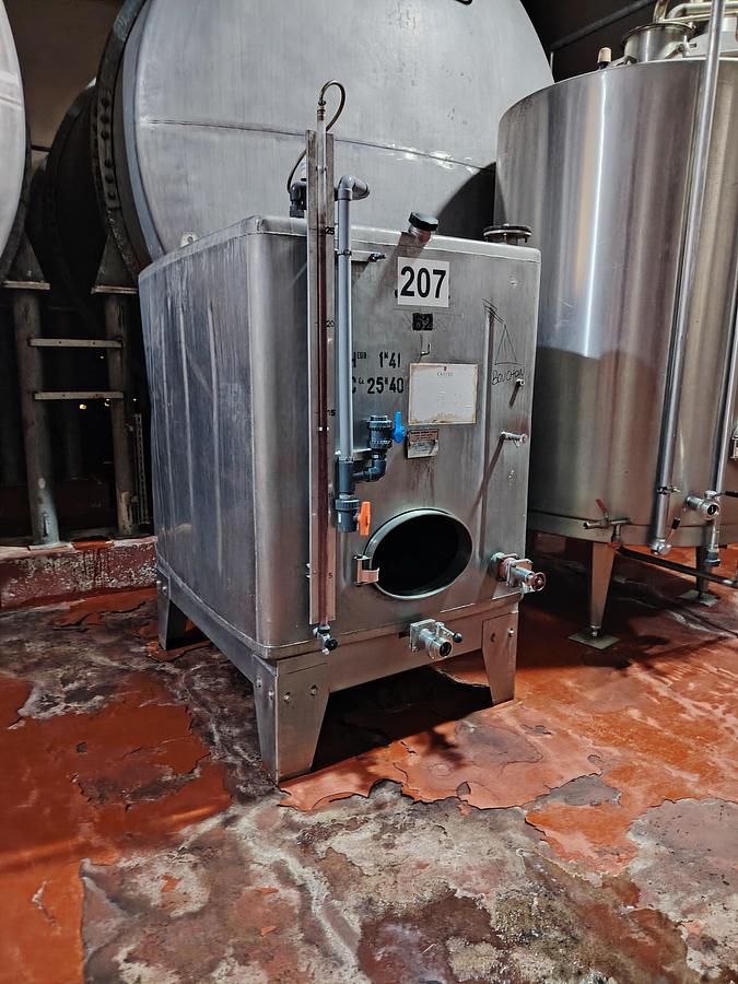 D'occasion Cuve INOX cubique sur socle 25HL